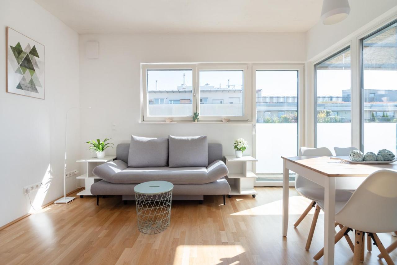 Helles, Neues Dg Apartment Mit Blick Zum Donauturm Vídeň Exteriér fotografie
