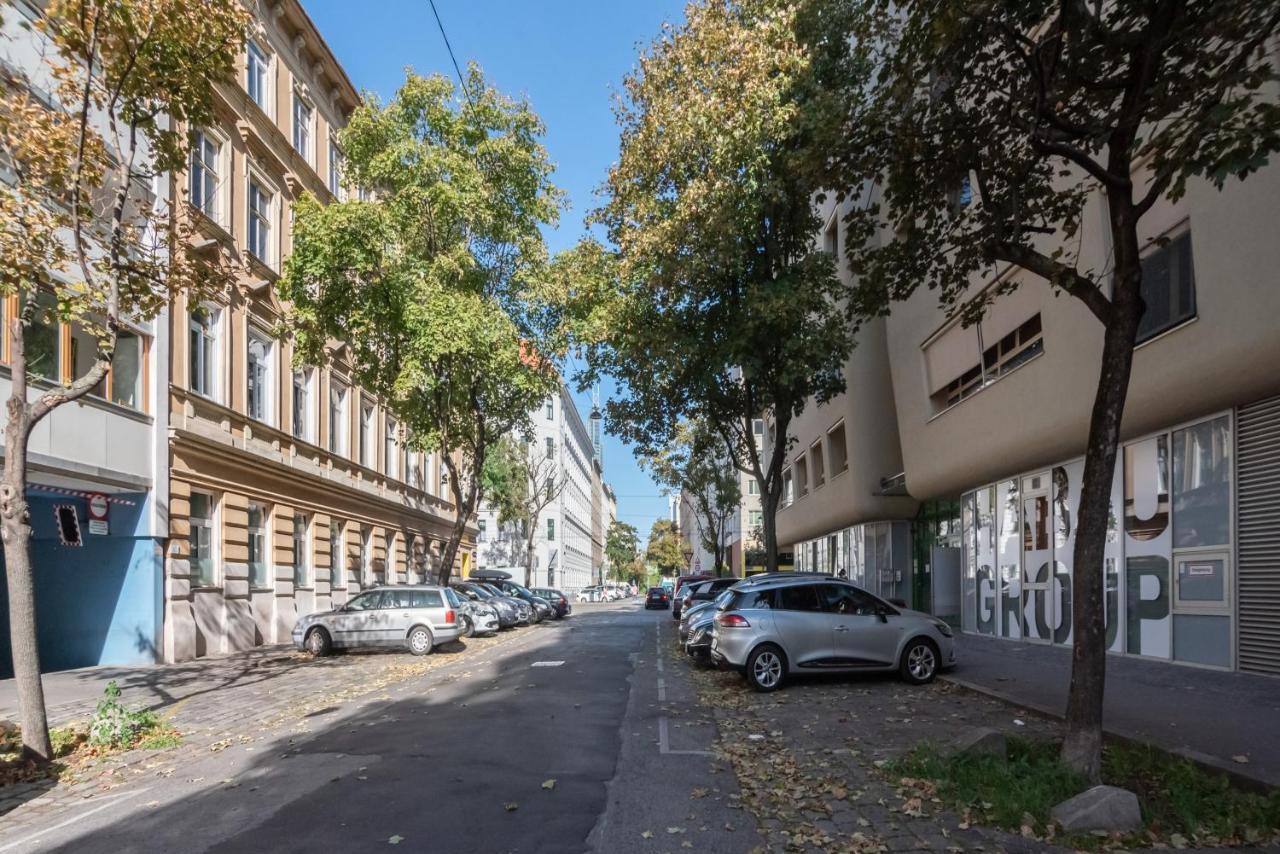 Helles, Neues Dg Apartment Mit Blick Zum Donauturm Vídeň Exteriér fotografie