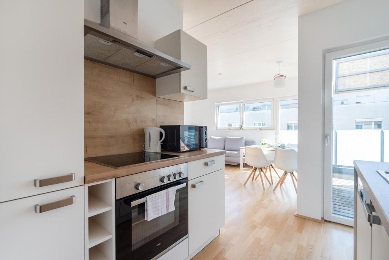 Helles, Neues Dg Apartment Mit Blick Zum Donauturm Vídeň Exteriér fotografie