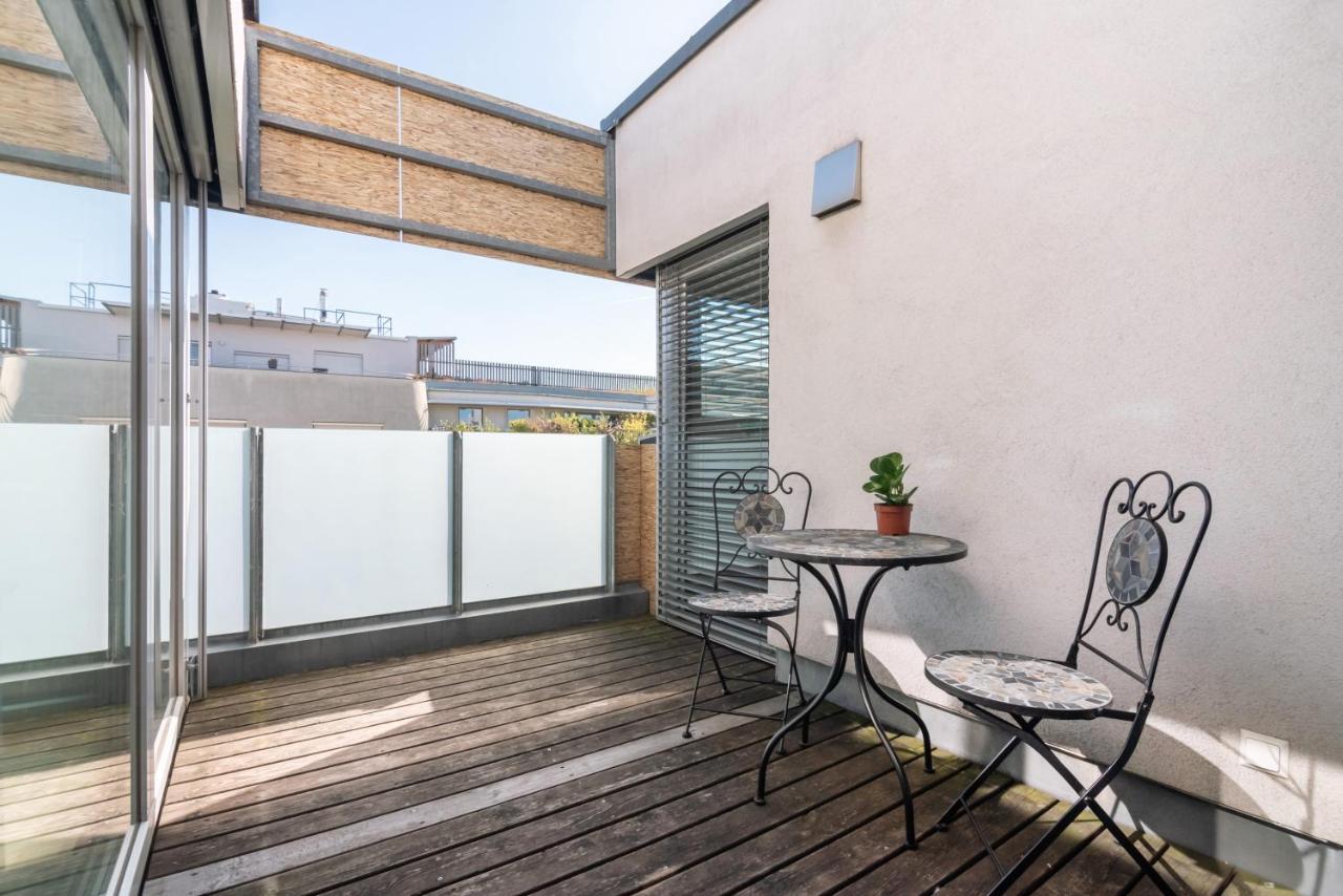 Helles, Neues Dg Apartment Mit Blick Zum Donauturm Vídeň Exteriér fotografie
