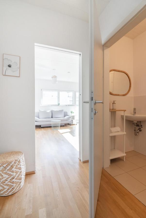 Helles, Neues Dg Apartment Mit Blick Zum Donauturm Vídeň Exteriér fotografie